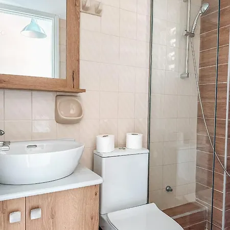 The Mathraki Studios 4*