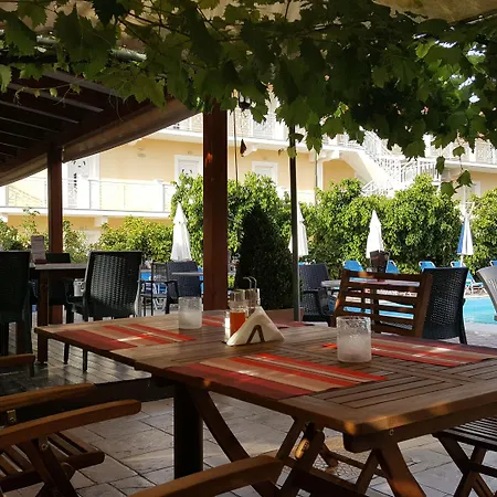 The Mathraki Studios 4* Arillas (Corfu)